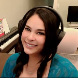 Abigirl Reacts creator avatar