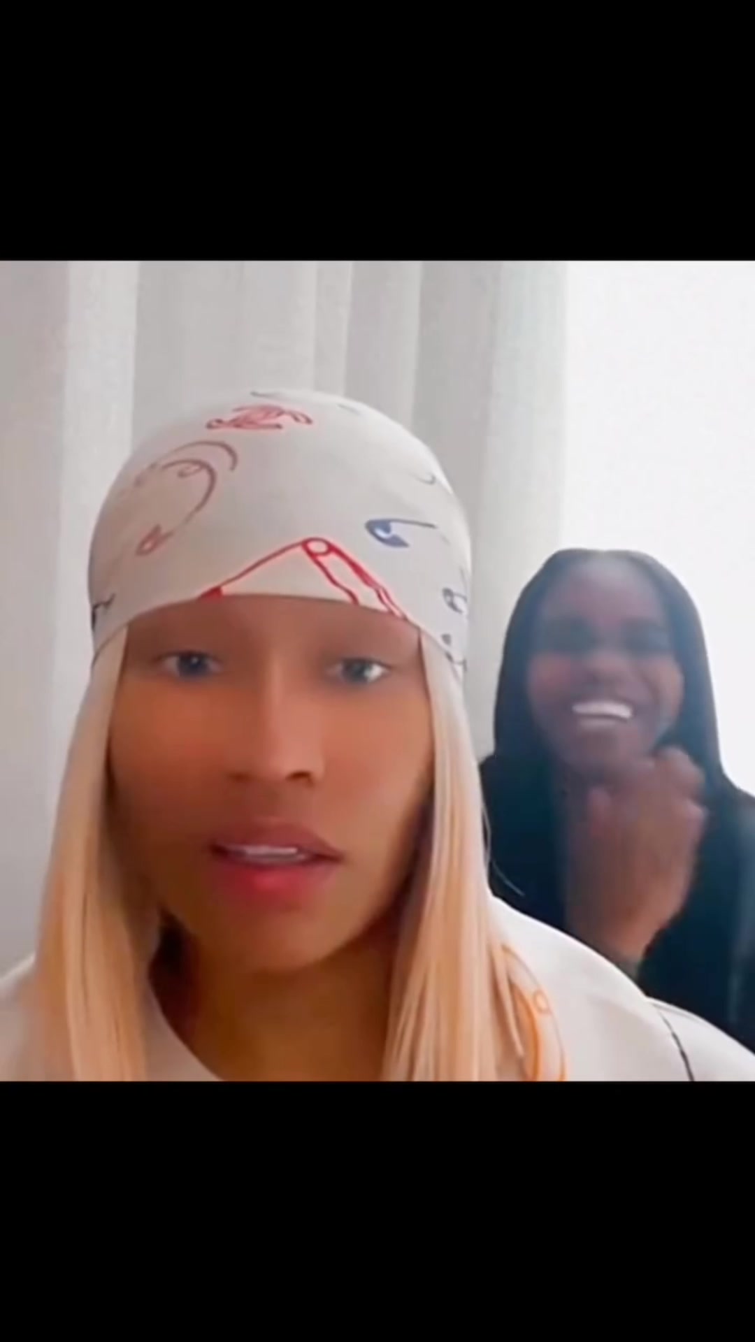 Vorschaubild für: Nicki Minaj Reacts to the Hulk Hogan Meme